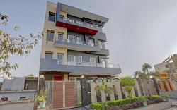 Townhouse Merriment Near ISKCON Temple Noida