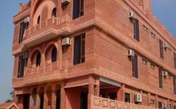 Siris 18 Agra Hotel