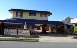 Parkway Motel