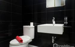 Classic Modern Studio Room Apartment at The Square Surabaya By Travelio