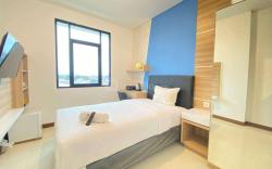 Comfortable Studio Semi Apartment at The Lodge Paskal near BINUS University By Travelio