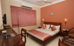 Crescent Park Hotel