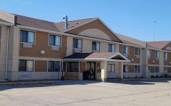 Travelodge by Wyndham Fargo West Acres