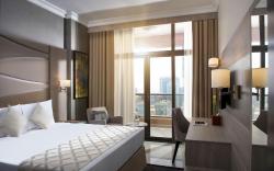 Two Seasons Hotel & Apartments