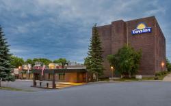 Days Inn & Conference Centre by Wyndham Renfrew