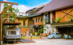 Dream Factory Hotel & Rooftop Bar