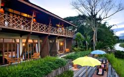 Hotel des Artists Rose of Pai