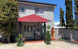 Crest Motor Inn