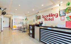 RedDoorz @ Sparkling Hotel Surabaya