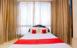 RedDoorz @ Sparkling Hotel near Stasiun Gubeng Surabaya
