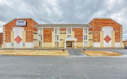 OYO Townhouse Tulsa Woodland Hills