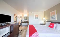 OYO Woodland Hotel and Suites