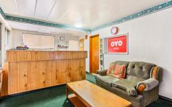 OYO Hotel Downtown Peoria I-74