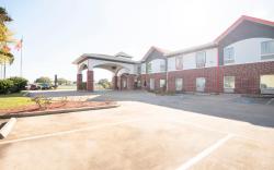OYO Townhouse Clute Lake Jackson