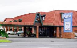 Aquarius Motor Inn