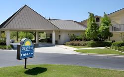 Days Inn by Wyndham Lake Park/Valdosta