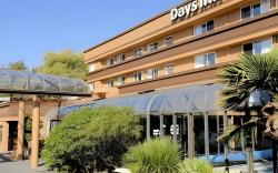 Days Inn by Wyndham Victoria On The Harbour