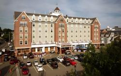 Salem Waterfront Hotel & Suites