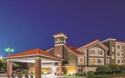 La Quinta Inn & Suites by Wyndham Fort Worth North