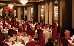 Chateau Lacombe Hotel