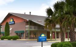 Days Inn by Wyndham Columbia NE Fort Jackson