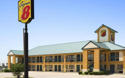 Super 8 By Wyndham Grand Prairie Southwest