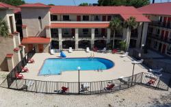 Tricove Inn & Suites