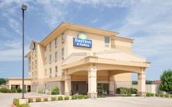 Days Inn & Suites by Wyndham Russellville