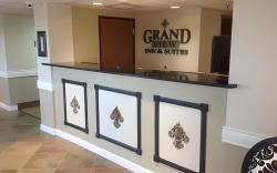 Grand View Inn & Suites