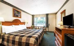 Days Inn by Wyndham Lake City I-75