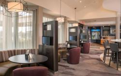 Comfort Inn & Suites Bethlehem Lehigh Valley Airport