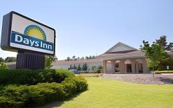 Days Inn & Conf Center by Wyndham Southern Pines Pinehurst