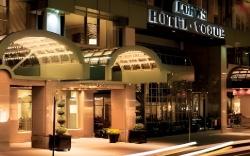 Vogue Hotel Montreal Downtown, Curio Collection by Hilton
