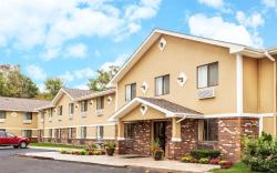 Super 8 By Wyndham Sterling Heights/Detroit Area