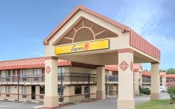 Super 8 By Wyndham Tulsa