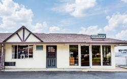 Knights Inn - Collinsville, VA