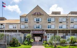 Harbor House Hotel and Marina