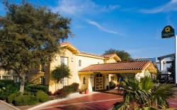 Super 8 by Wyndham Austin South