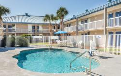 Days Inn by Wyndham Adel I-75