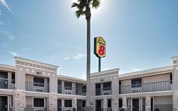 Super 8 By Wyndham Mcallen/Downtown
