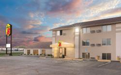 Super 8 By Wyndham Watertown