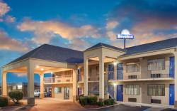 Days Inn by Wyndham Clinton