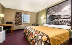 Super 8 By Wyndham Beresford