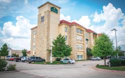 La Quinta Inn & Suites by Wyndham Mansfield TX