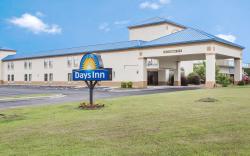 Days Inn by Wyndham Selma