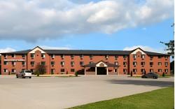 Days Inn & Suites by Wyndham Des Moines Airport