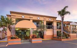 Travelodge by Wyndham Fort Myers North