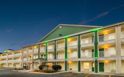 HomeTowne Studios Lake Charles - Sulphur