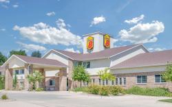 Super 8 By Wyndham Cedar Falls