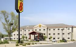 Super 8 By Wyndham Topeka At Forbes Landing